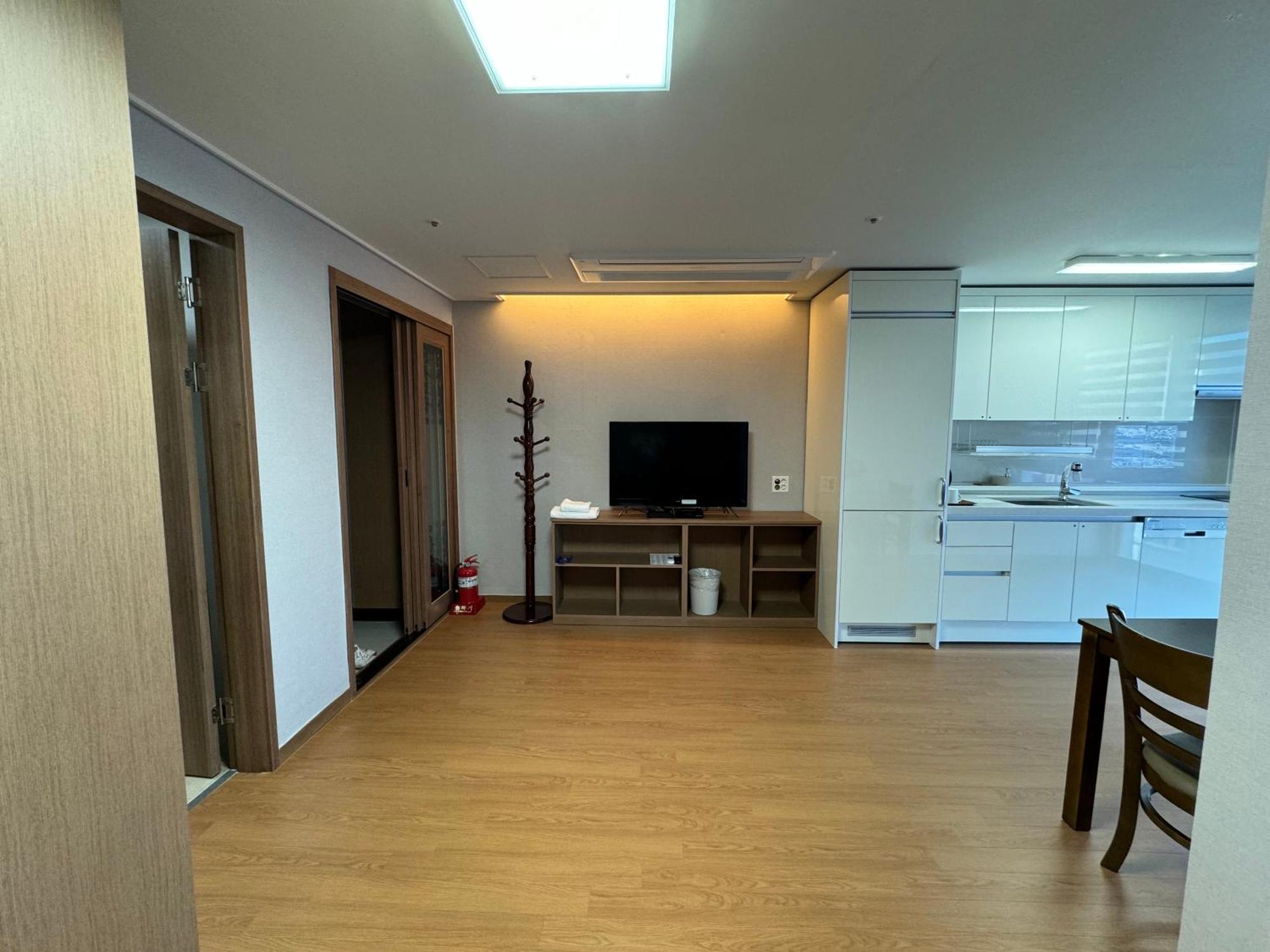 Residence Hotel K Okpo Kodzse Kültér fotó