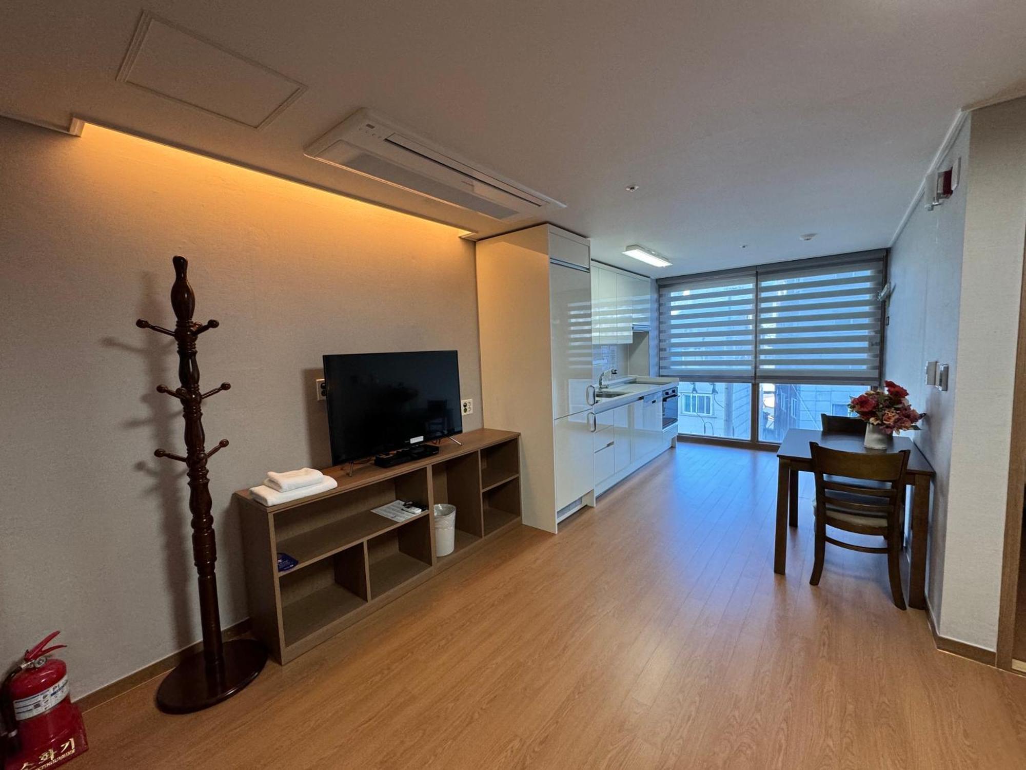 Residence Hotel K Okpo Kodzse Kültér fotó